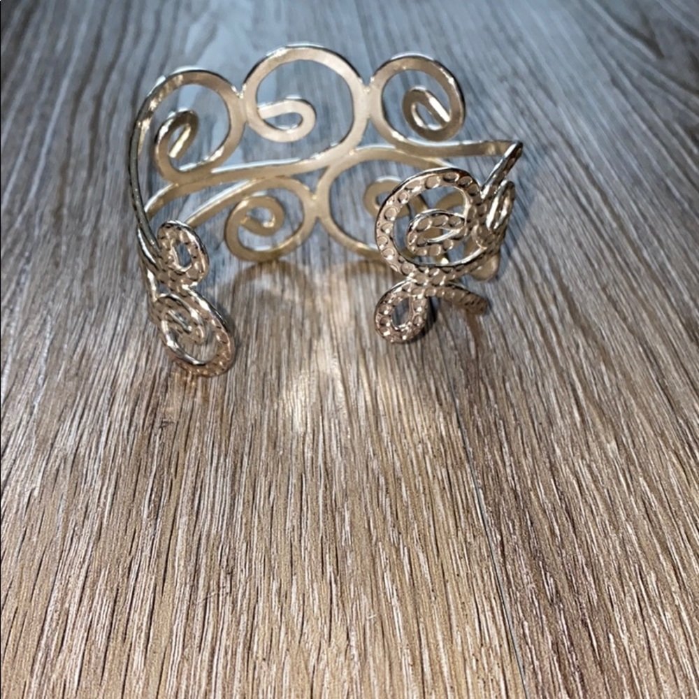Beautiful Silver Wrist Cuff - Picture 4 of 5
